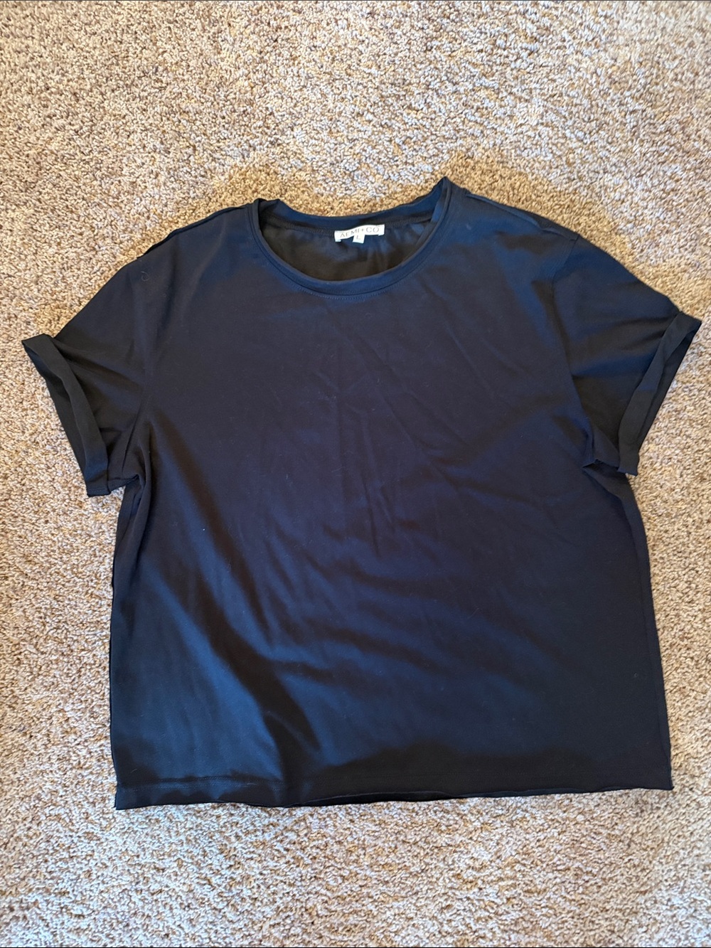 Aemi + Co Black Roll Sleeve Tshirt - L